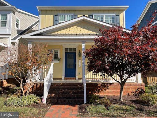 view of front of house featuring covered porch