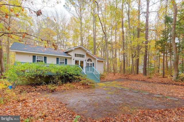 view of front of property