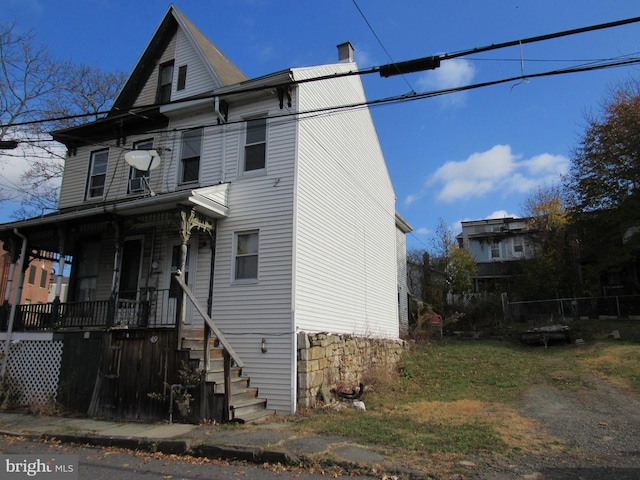 view of front facade featuring a porch