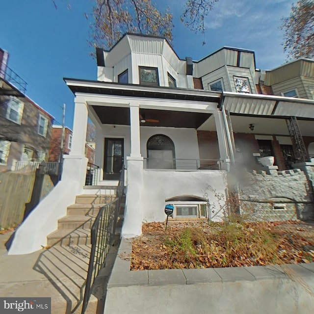 view of front facade with a porch