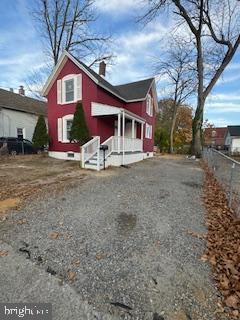 view of front of house