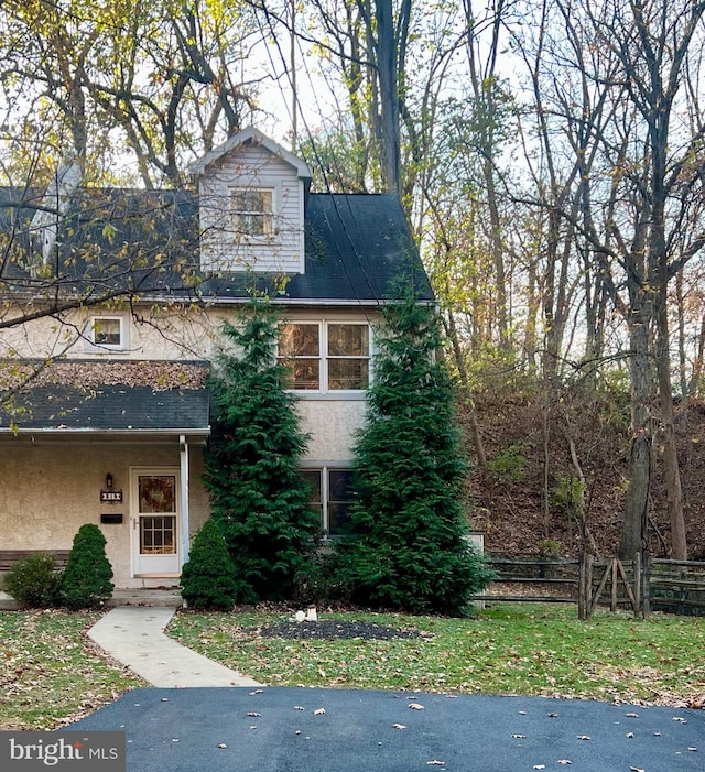 view of front of property