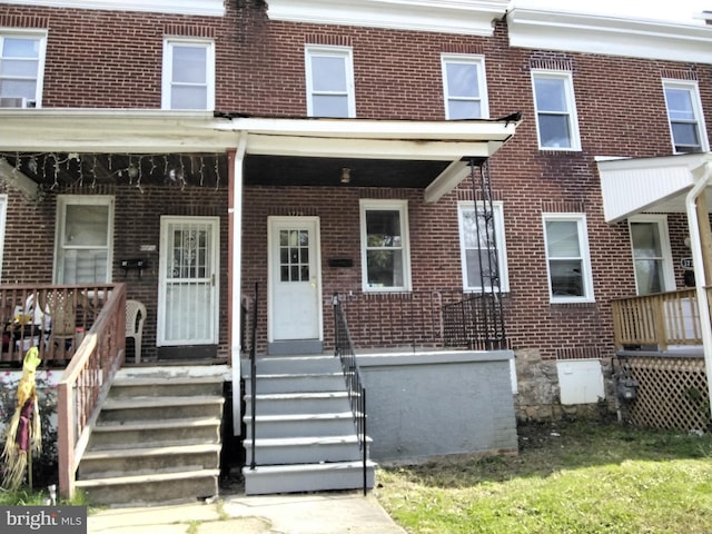 view of front of house featuring covered porch