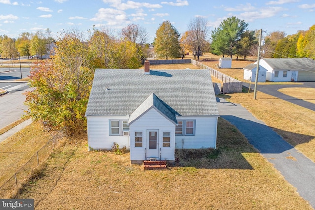 view of front of house with a front yard