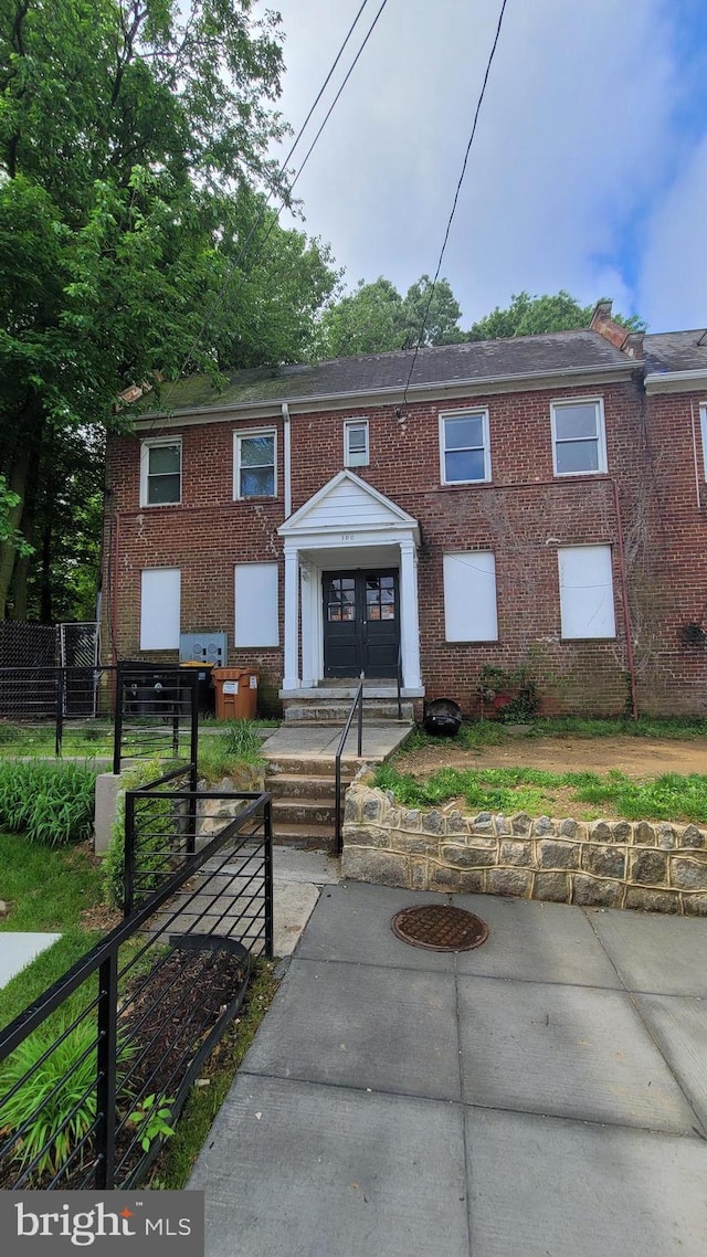 view of front of property