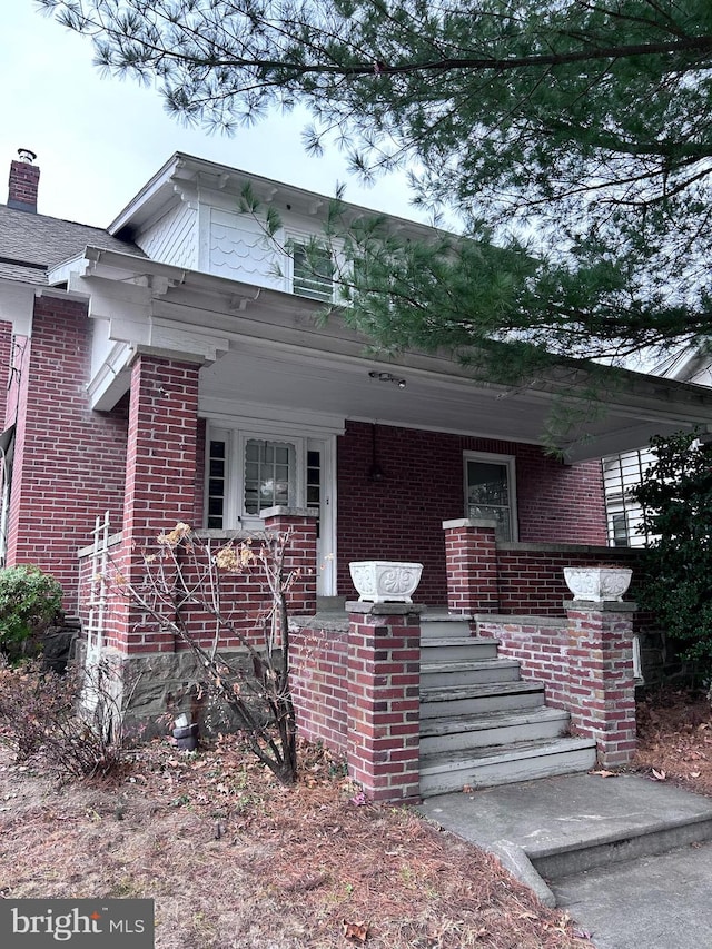 bungalow featuring a porch