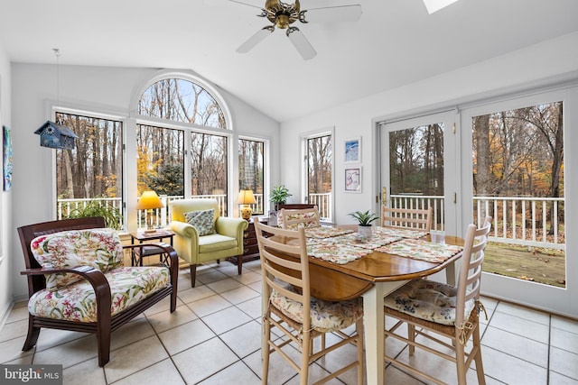 sunroom with vaulted ceiling and ceiling fan