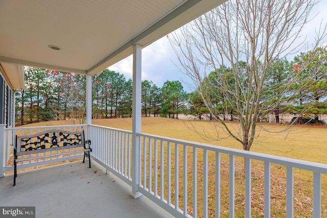 view of patio / terrace with covered porch