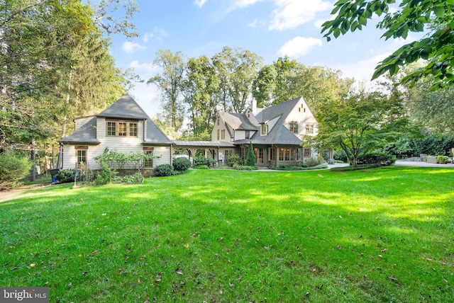 view of front of house with a front yard