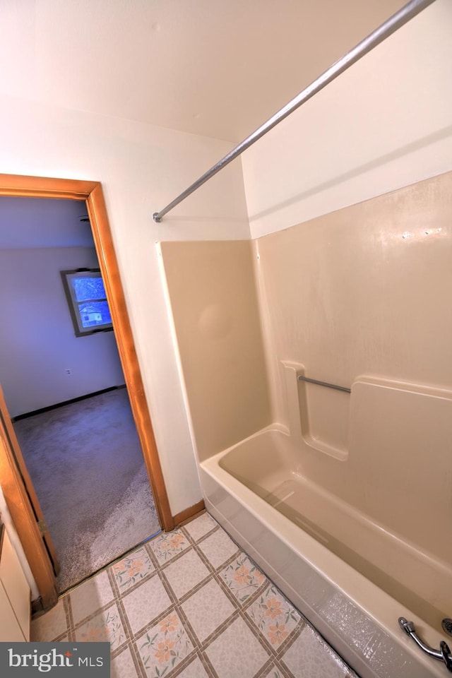 bathroom featuring washtub / shower combination