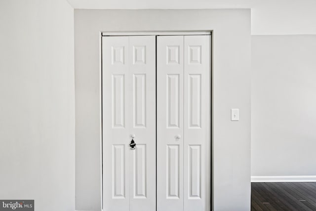 details featuring hardwood / wood-style flooring