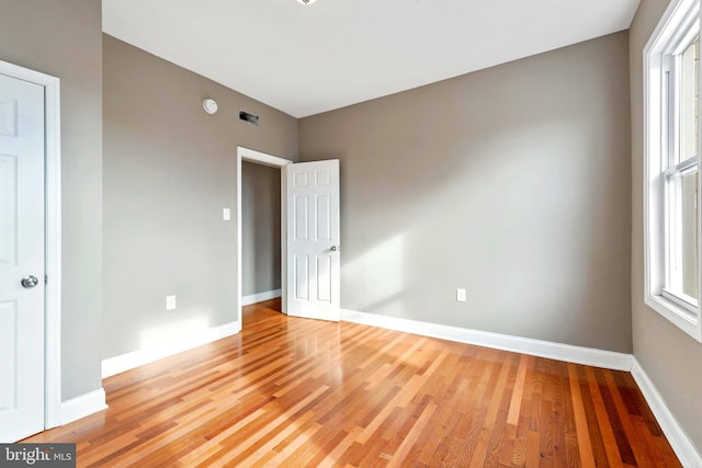 639 S Conkling St, Baltimore, MD 21224 - unfurnished room featuring light wood-style flooring and baseboards
