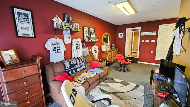 game room featuring carpet