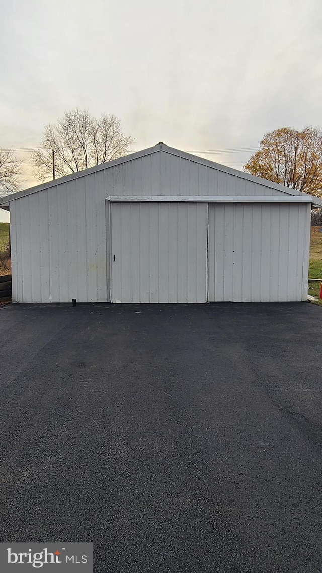 view of outdoor structure