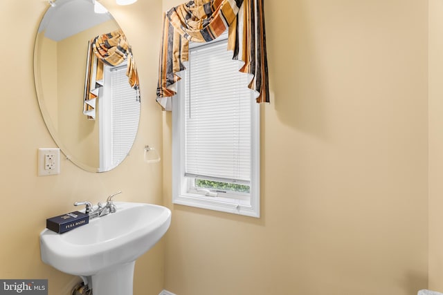 bathroom featuring sink