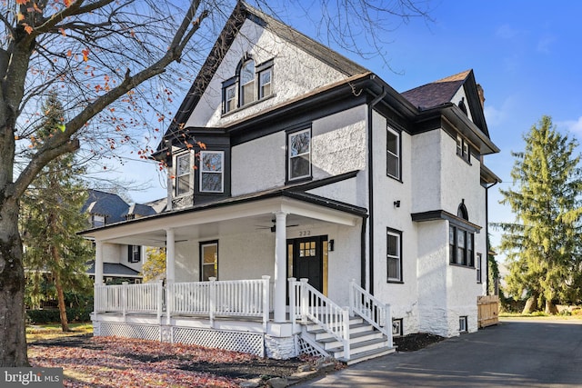 view of front of house featuring a porch