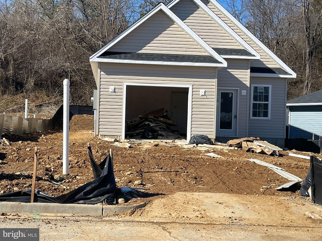 view of front facade featuring a garage