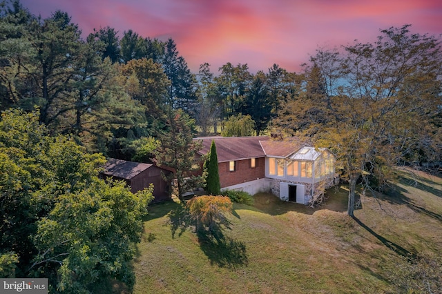 view of aerial view at dusk