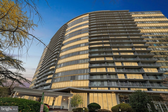 3900 Ford Rd Unit 6C, Philadelphia, PA 19131 - view of property at dusk
