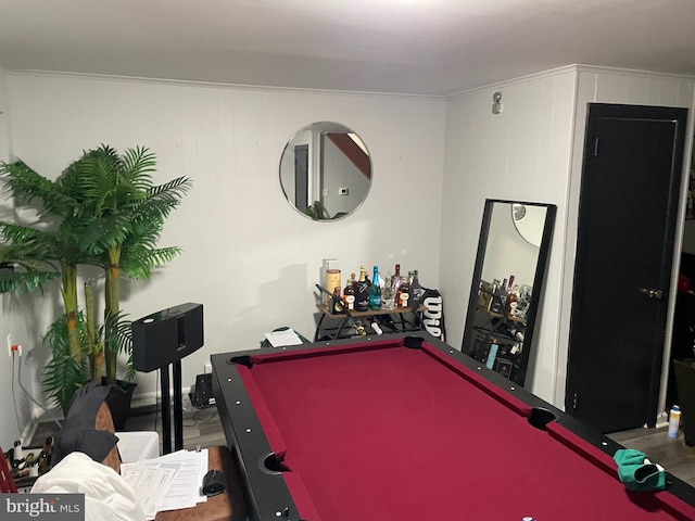 rec room with billiards