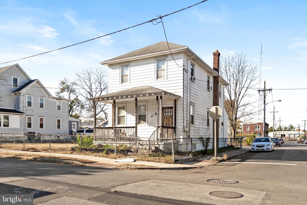 view of front of house featuring a porch