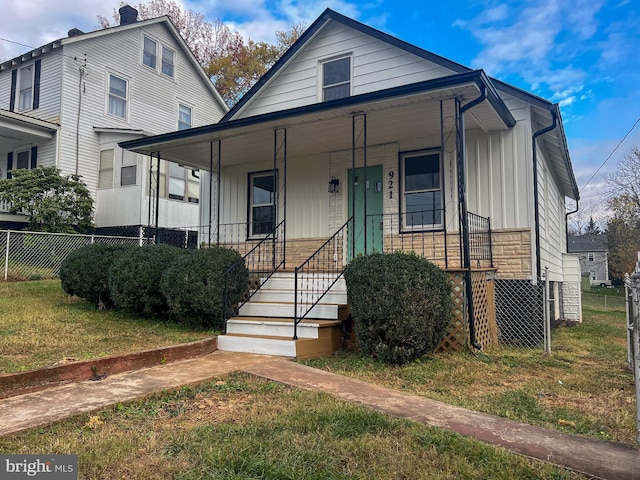 view of front facade featuring a porch