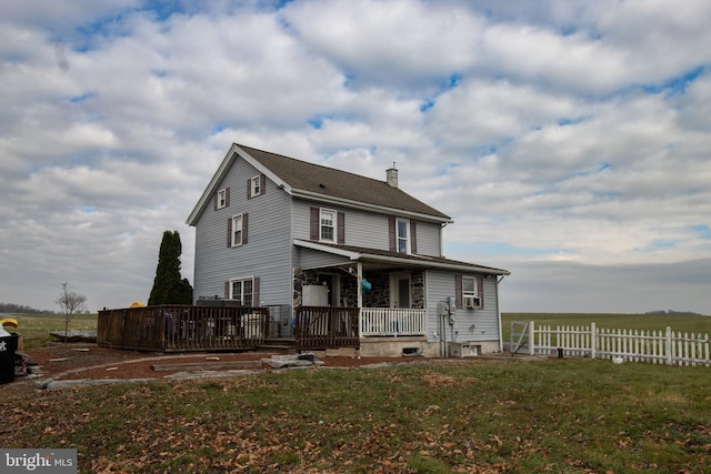 view of front of home with a front yard