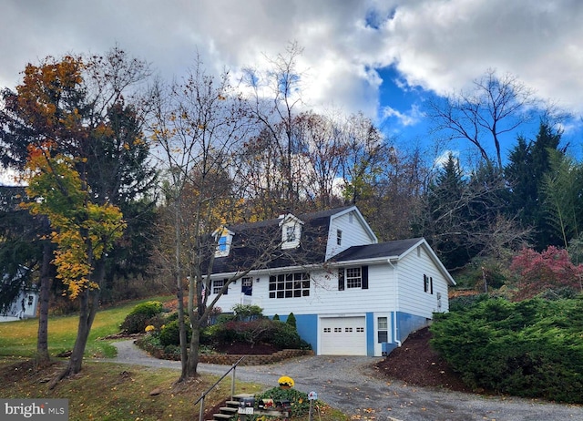 view of front facade with a garage