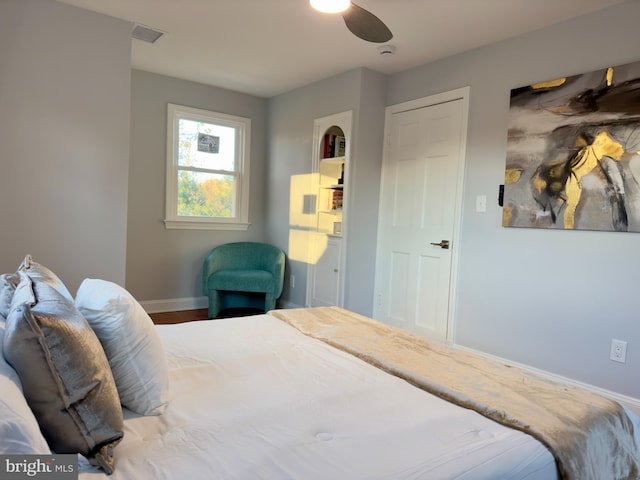 bedroom featuring ceiling fan