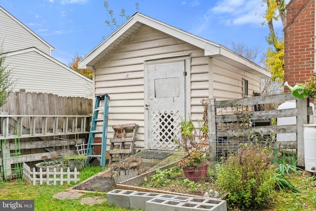 view of outbuilding