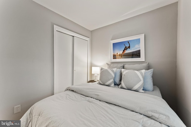 bedroom featuring a closet