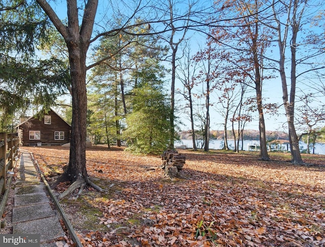 view of yard featuring a water view