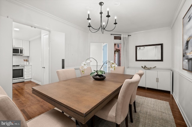 dining area featuring radiator, crown molding, dark hardwood / wood-style flooring, and an inviting chandelier