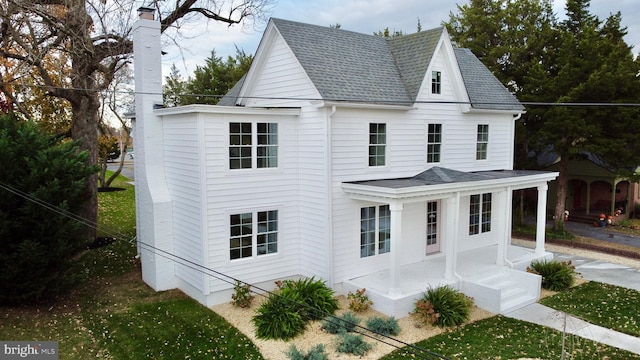 view of front of house with a front yard