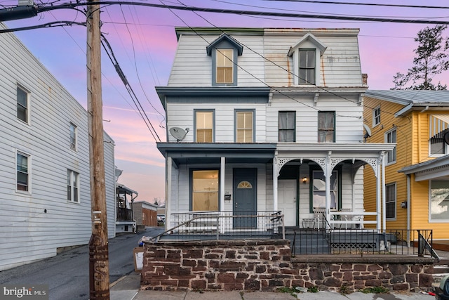 view of front of home featuring a porch