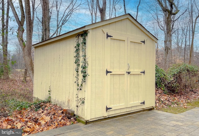 view of outbuilding