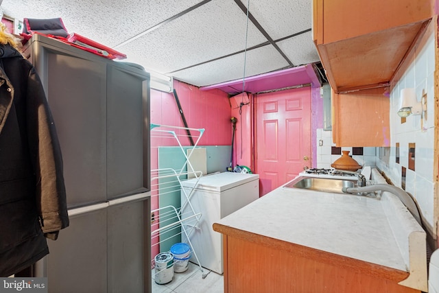 laundry room featuring sink