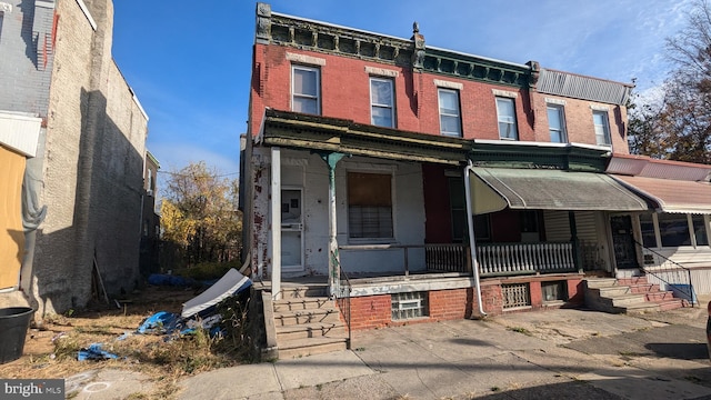 view of front of property with covered porch