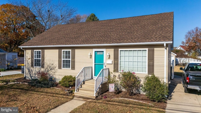 view of front of house with a front yard