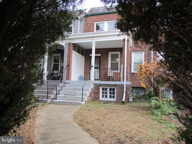 view of front facade featuring covered porch