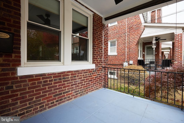 view of patio / terrace with ceiling fan and covered porch