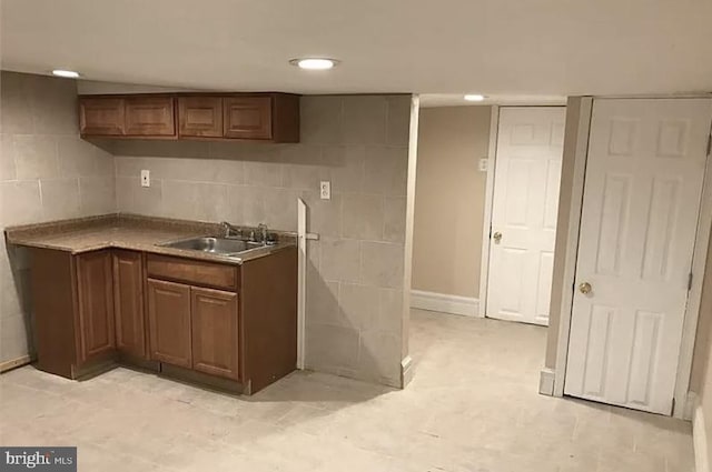 kitchen featuring sink