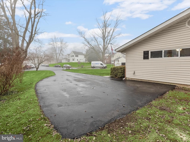 exterior space featuring a lawn