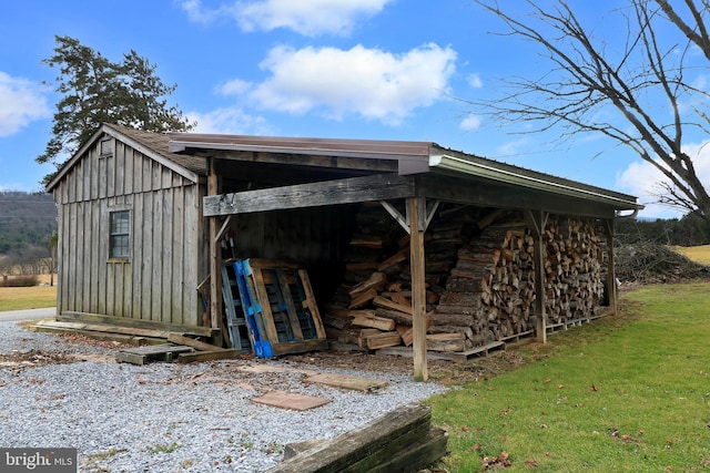 view of outbuilding