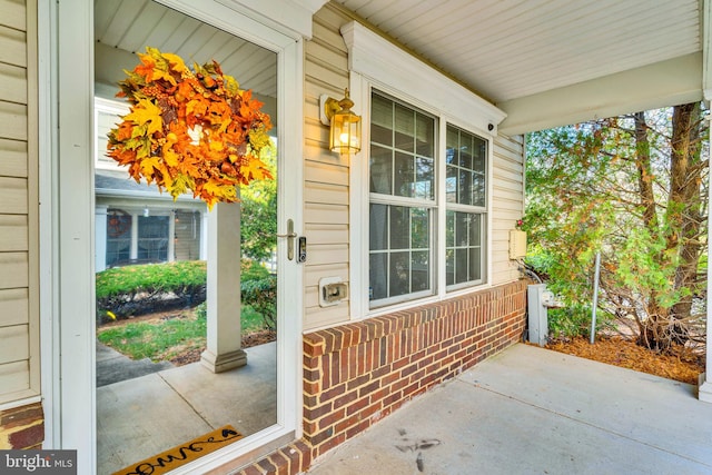 view of patio featuring covered porch