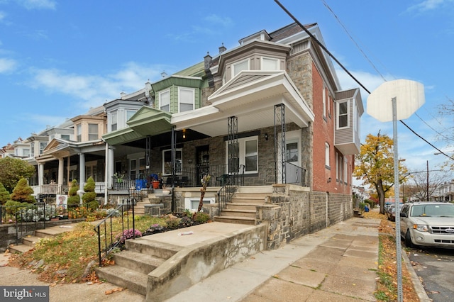 view of front of property featuring a porch