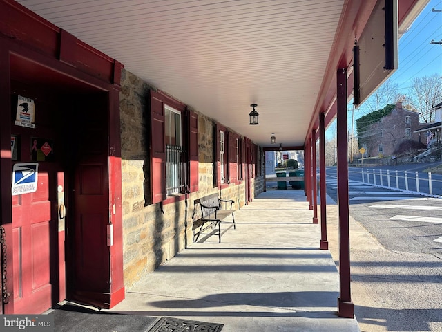 view of patio / terrace with covered porch