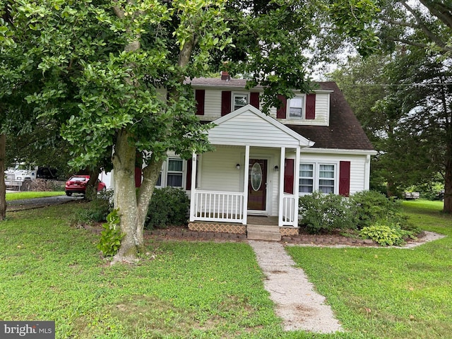 view of front of house with a front yard