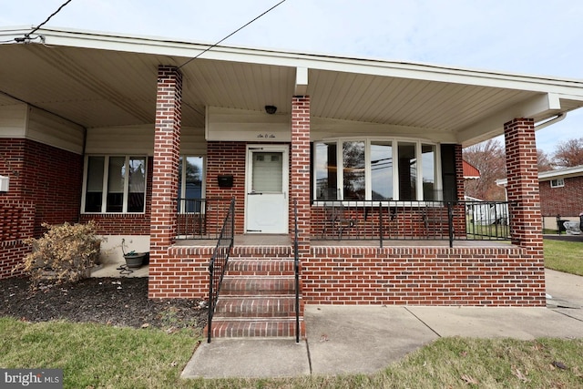 view of front of house featuring covered porch