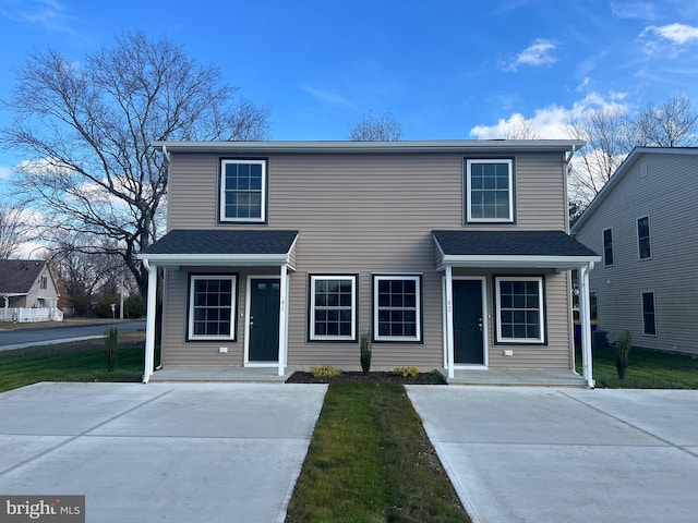 view of front of property